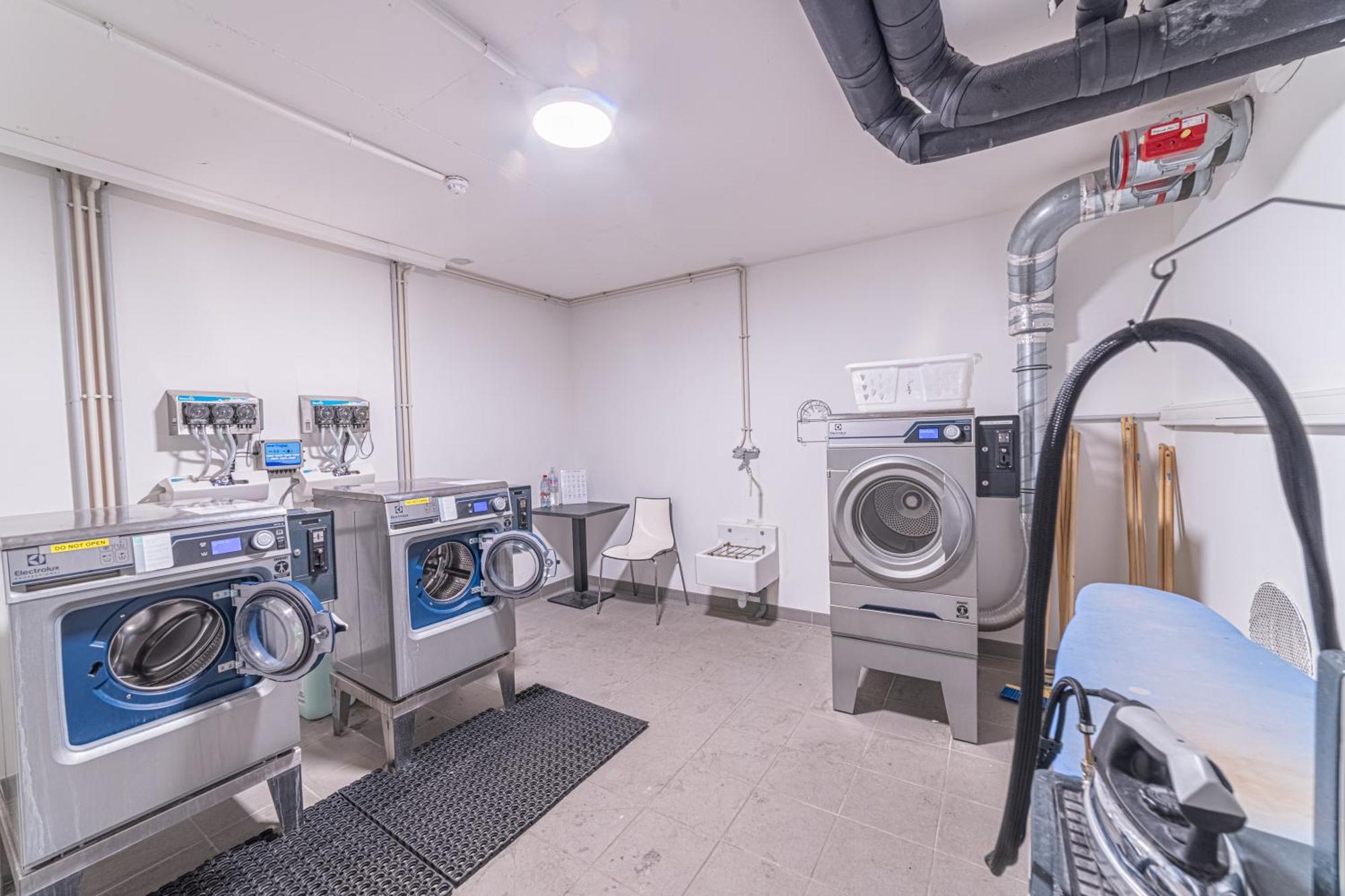 Montempo Apparthotel Bordeaux Centre - Bassins A Flot Ngoại thất bức ảnh
